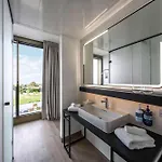 Yotel Geneva 4*