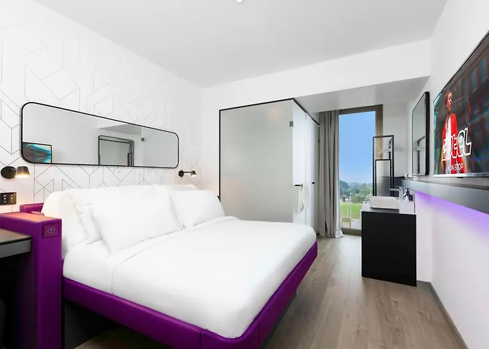 Yotel Geneva 4*