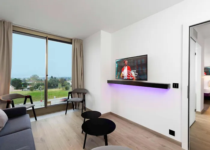 Yotel Geneva Hotel 4*