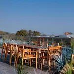 Hotel Yotel Geneva 4*